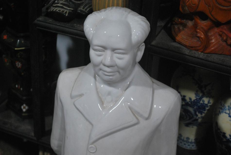 Mao Zedong Chairman statue