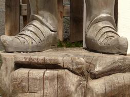 knight sculpture foot photo