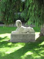 Garden Statue Park green
