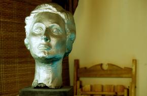 statue as a pretty face