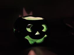 Pumpkin Green Dark candlelight