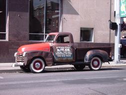 Oldtimer Pendleton Auto on street