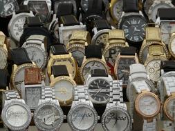 menâs Wrist Watches on market stall