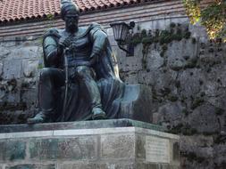 Wattay Captain old statue