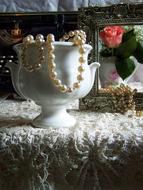 Lace Pearl