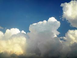 white big clouds in the sky close up