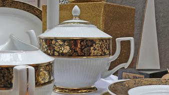Hollohaz Porcelain Gold pot