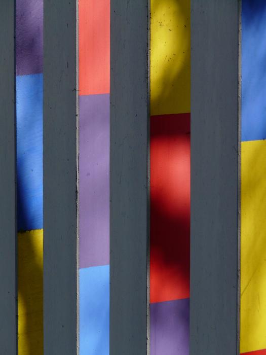 Colorful, shiny stripes on the artwork