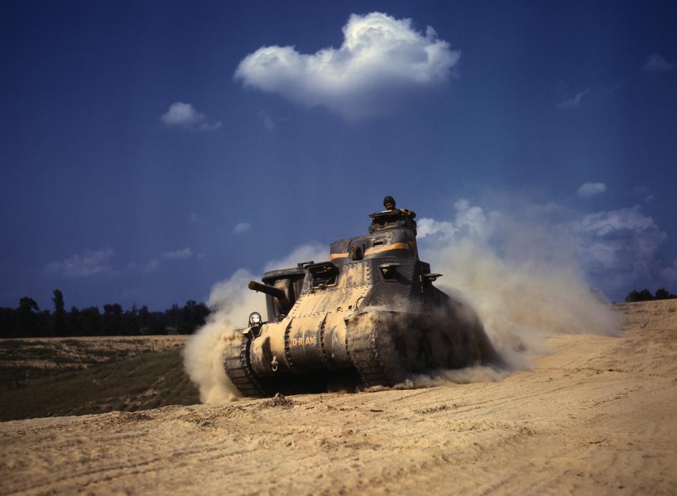 M3 Lee, american Medium Tank speeding on desert, usa, kentucky, fort knox