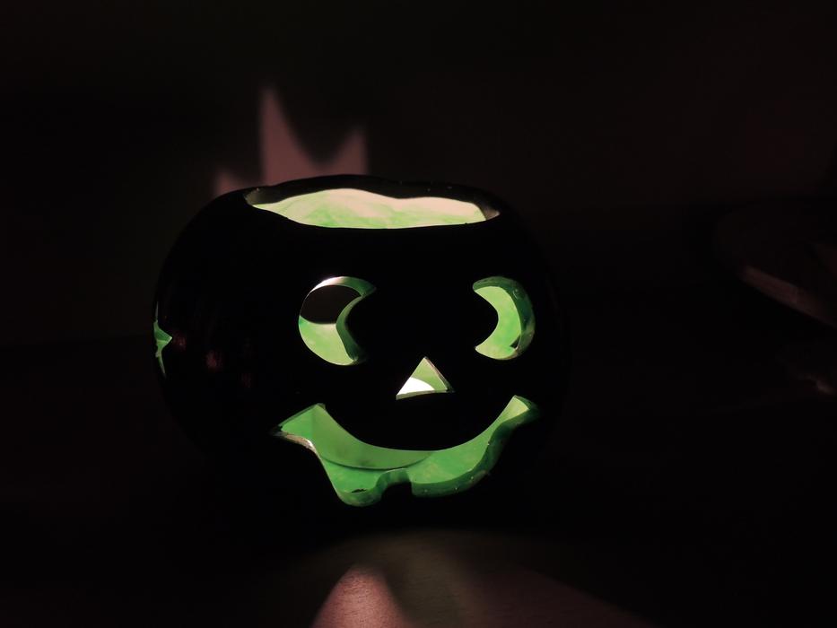 Pumpkin Green Dark candlelight