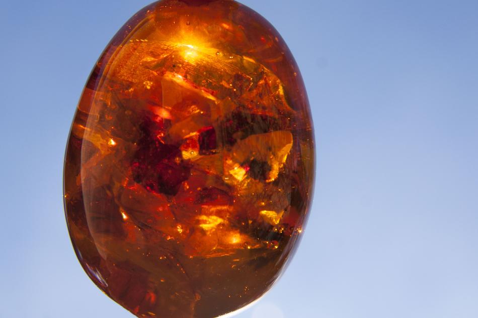 Baltic amber, Burn Stone