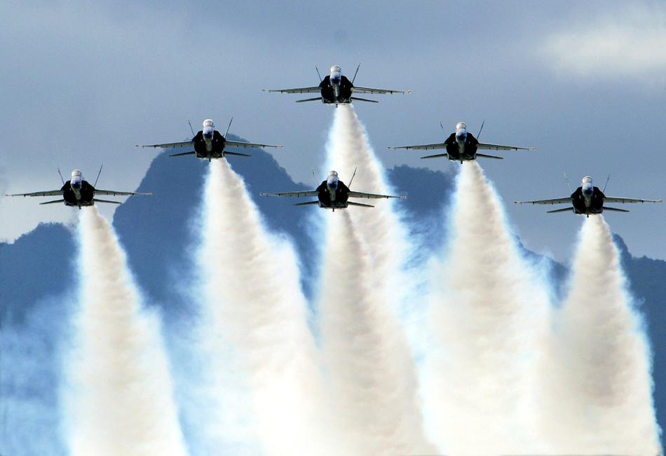 planes during a performance in the sky in the usa