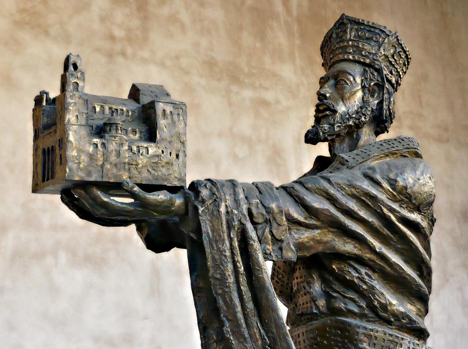 Gift Cathedral Morreale Statue