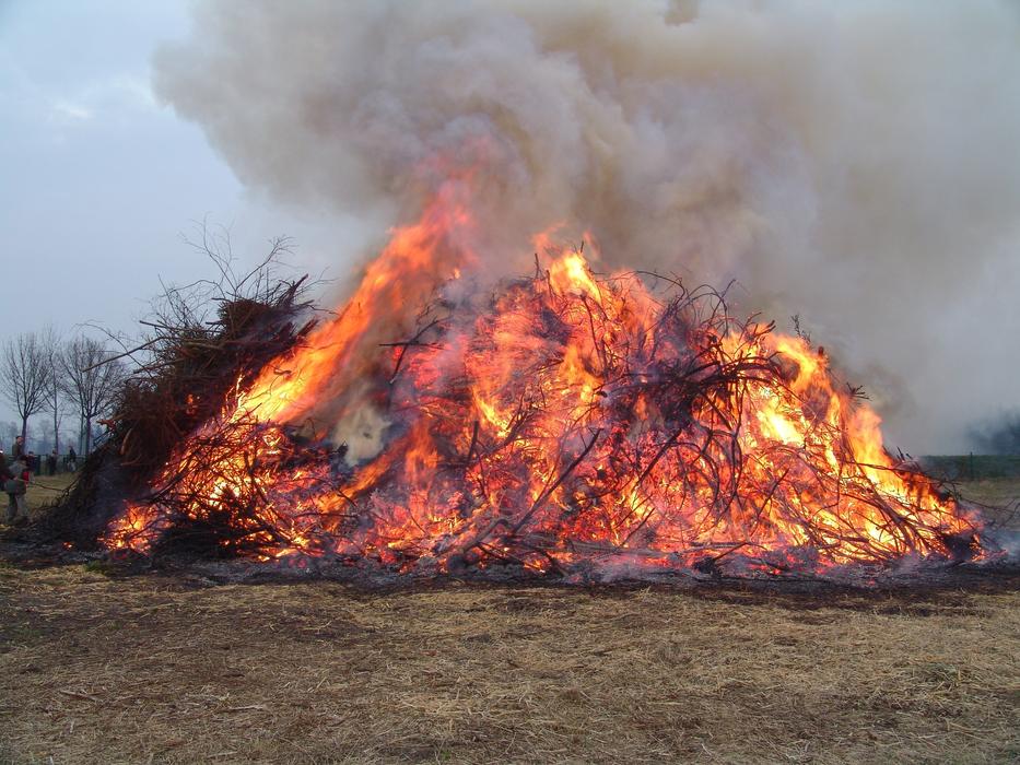 smoke over big Easter Fire