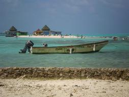 Barca Island Andres boat