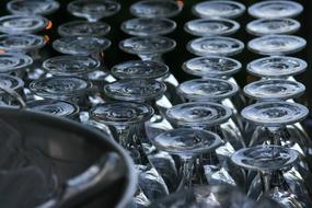 clean glasses, party preparation