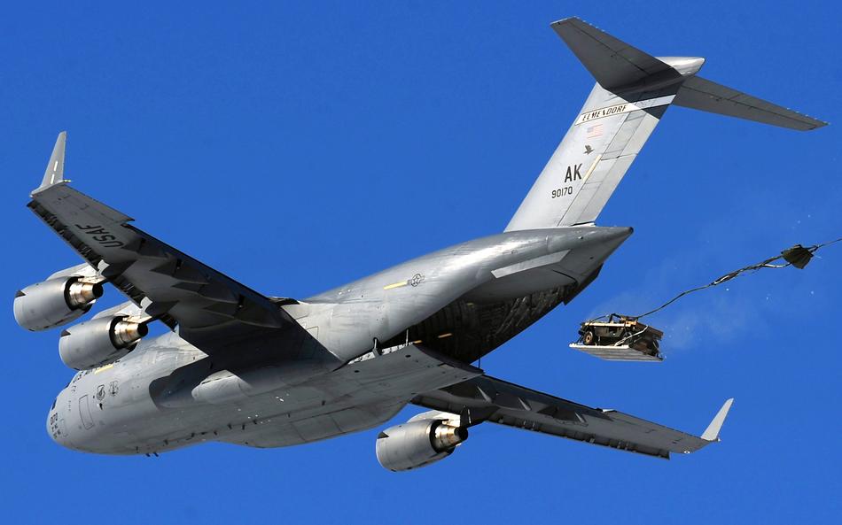 Cargo Jet C-17 Airdrop flight