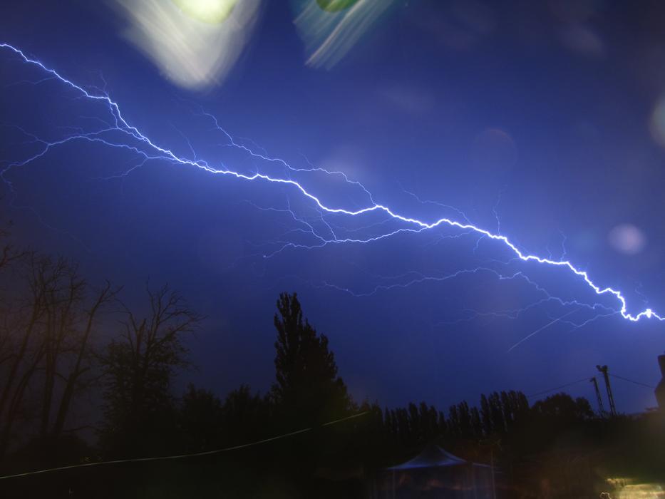 Lightning In The Storm