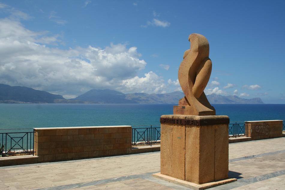 Mediterranean bird Sculpture