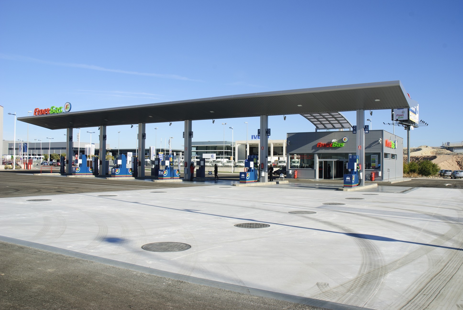 Фото заправки. АЗС Туркестанской области. Petrol Gas Station. Petrol Station или Gas Station. Заправочная станция бензин.