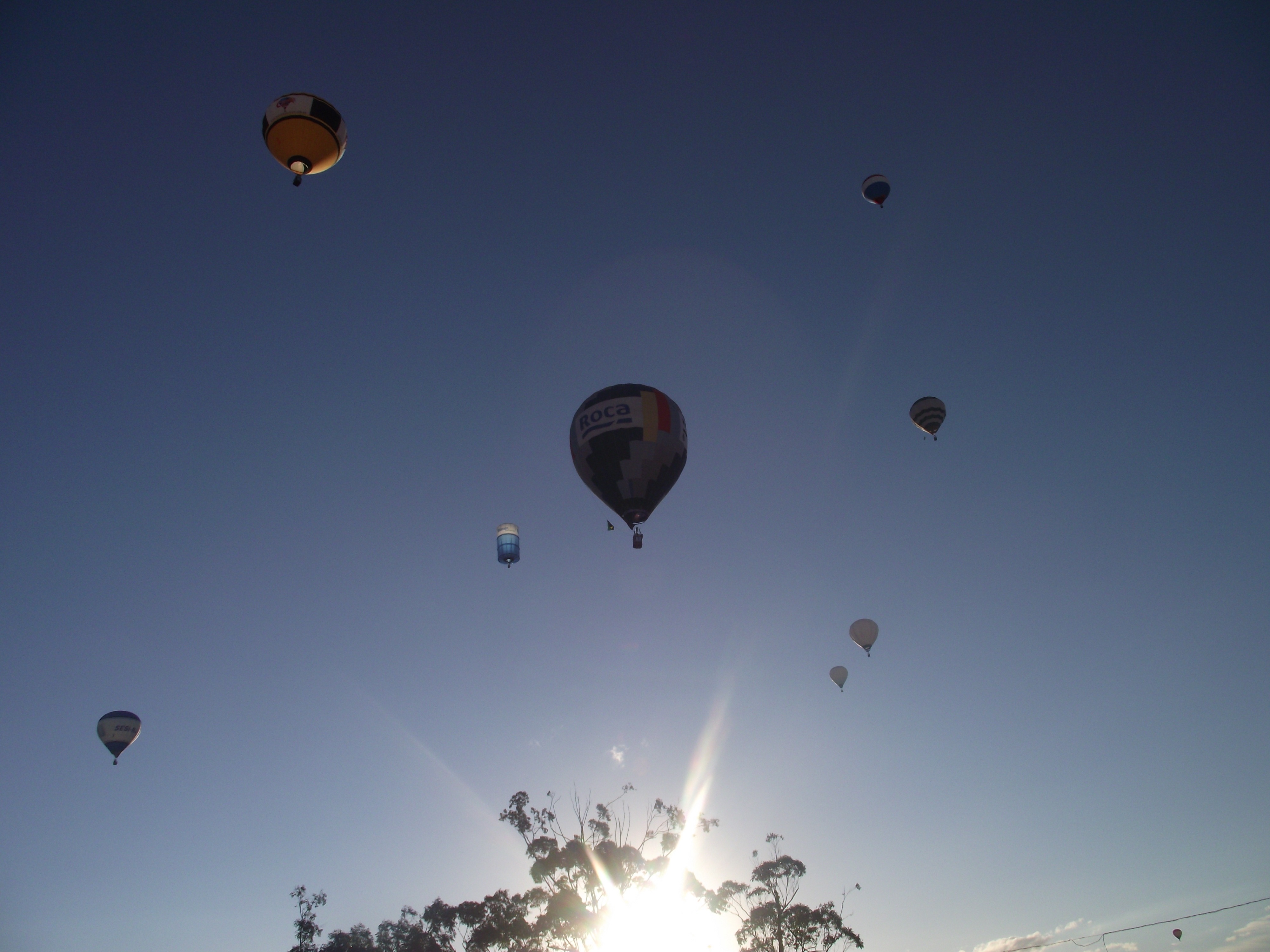 фото летающих шаров в небе
