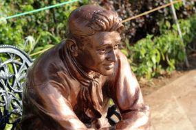 bronze Dev Anand Statue