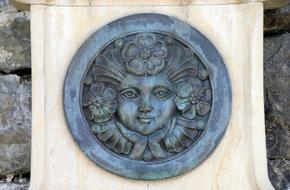 Medallion Face Flower stone