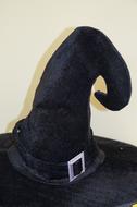 Black witch hat with the belt