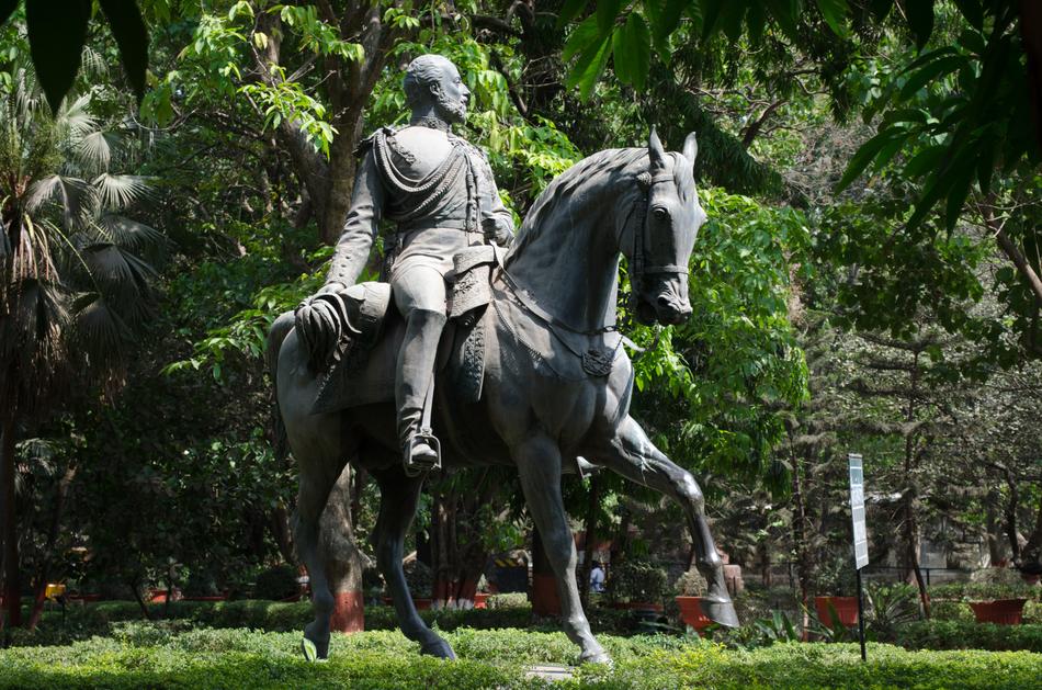 Prince Of Wales Statue India