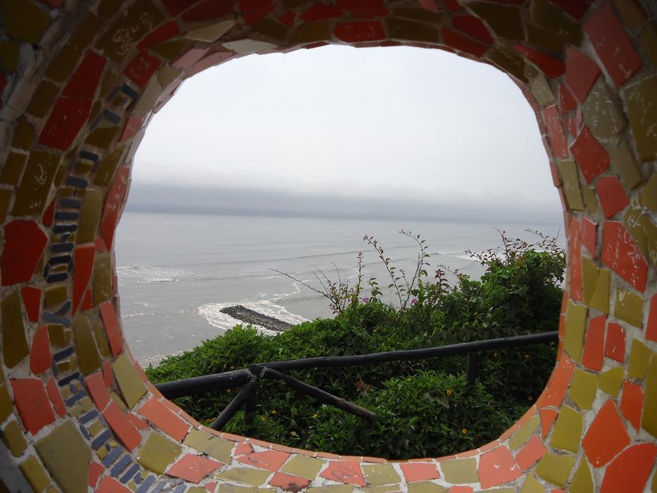 Mosaic Round Hole sculpture