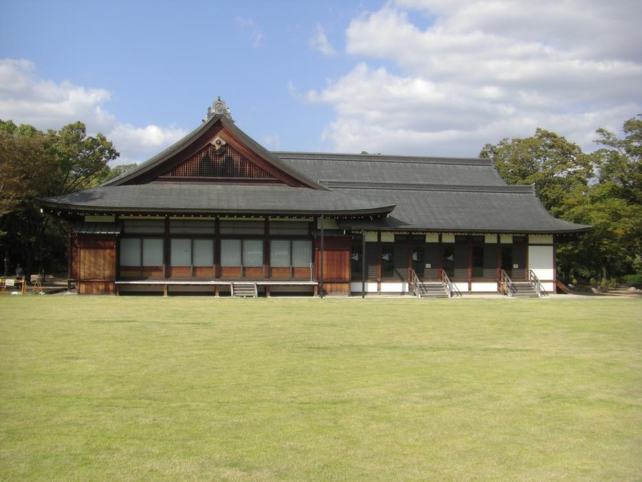 Osaka Castle Nishinomaru Garden in japan
