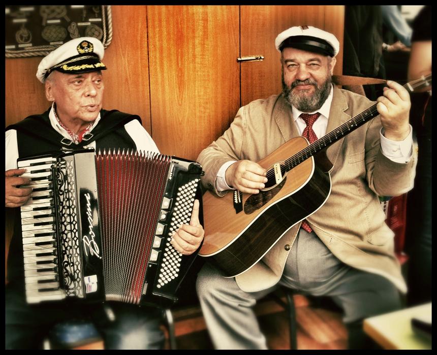 Schifferklavier Romantic Port people