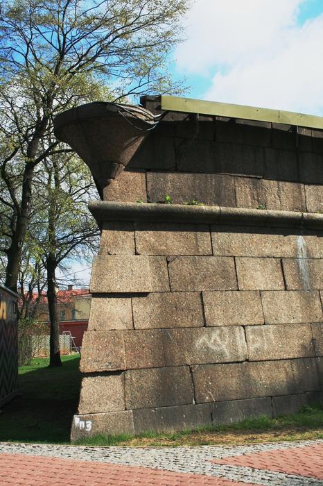 Strong Wall Tall