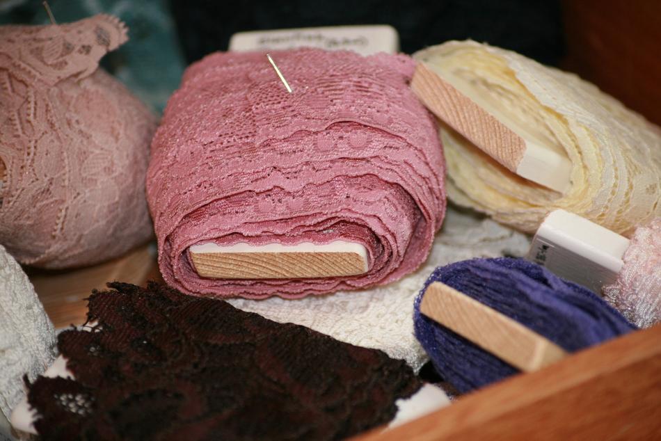 Lace Tip Bands