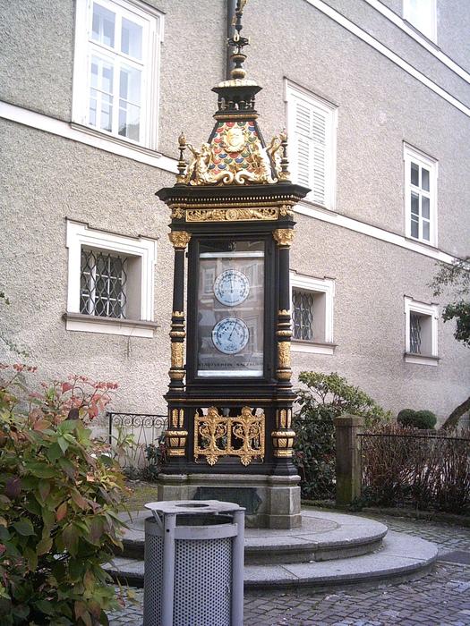 Salzburg Golden Thermometer column