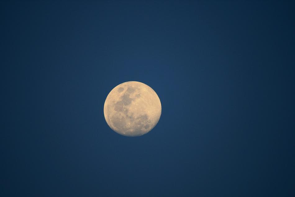 Full Moon Round at sky