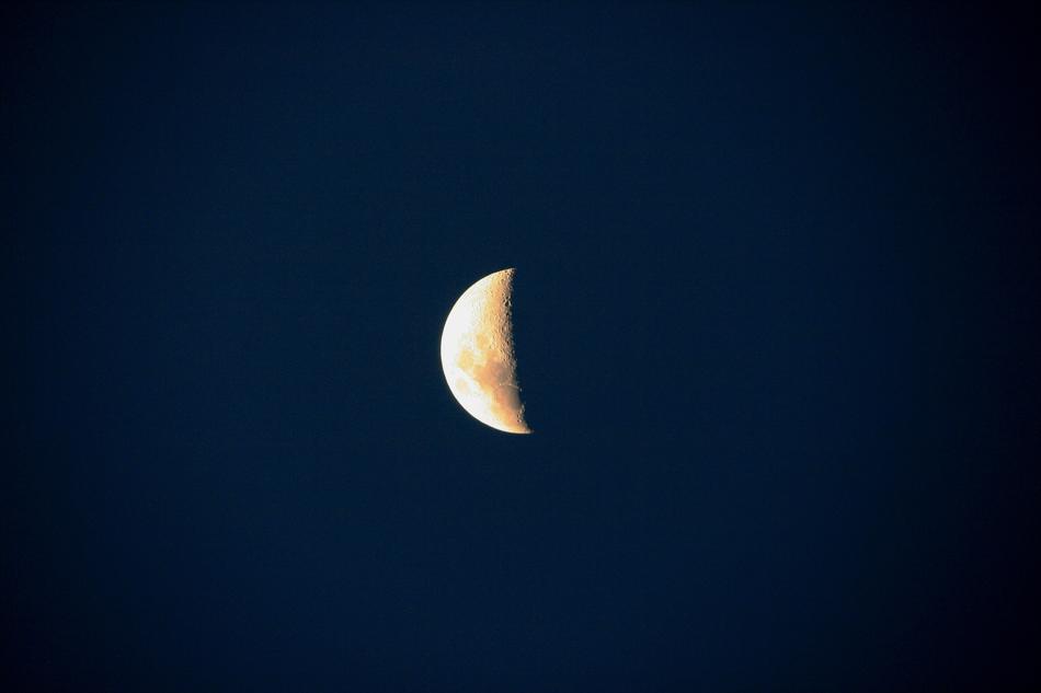 Moon Half Faint