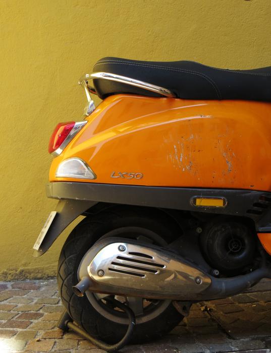 Lx50 Vespa Orange