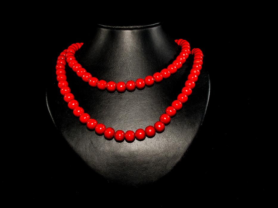 Pearl Necklace Wood