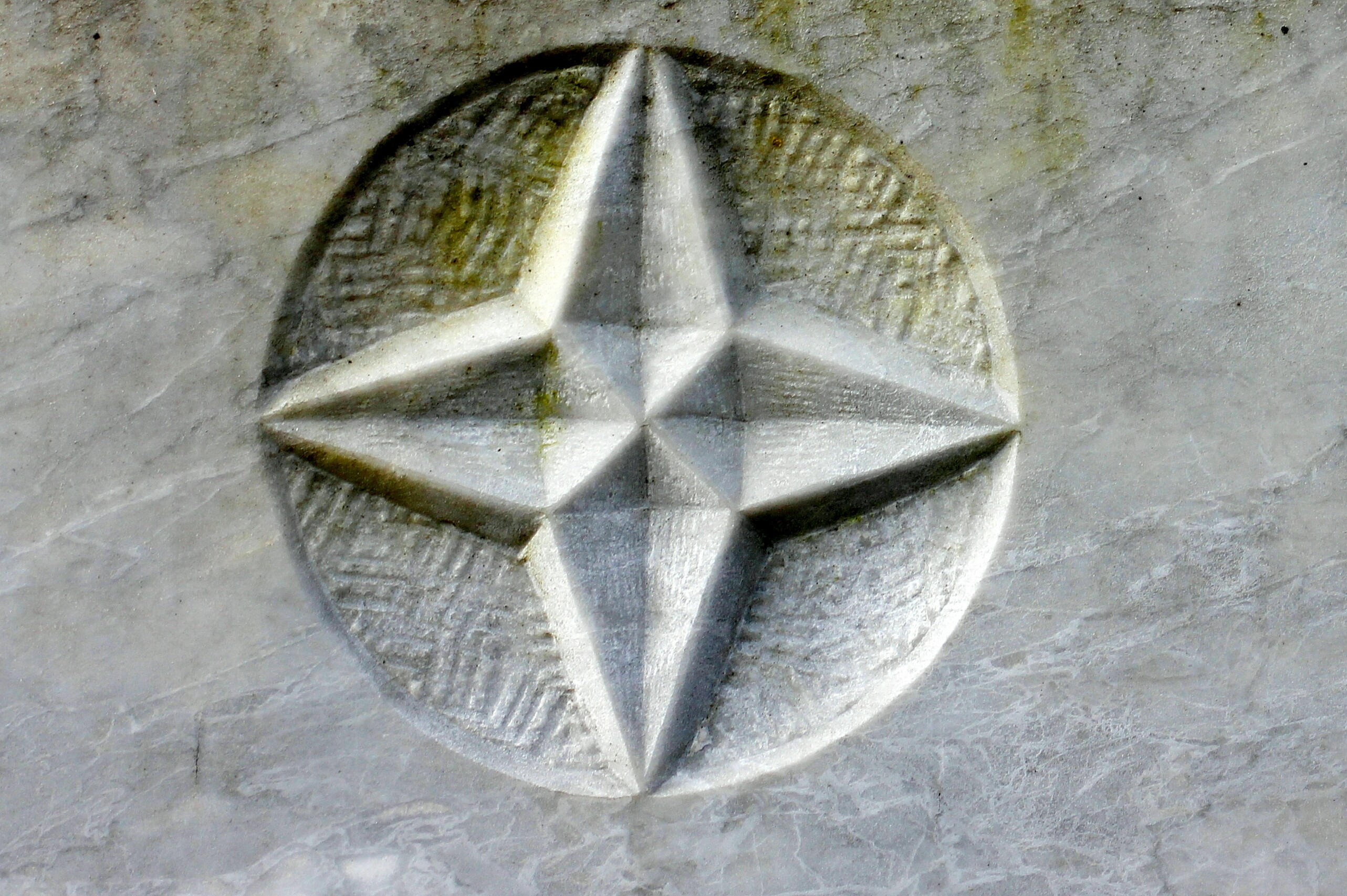 Знак stone