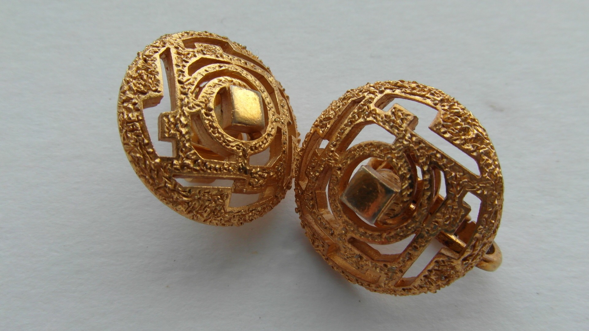 Vintage Gold Earrings free image download