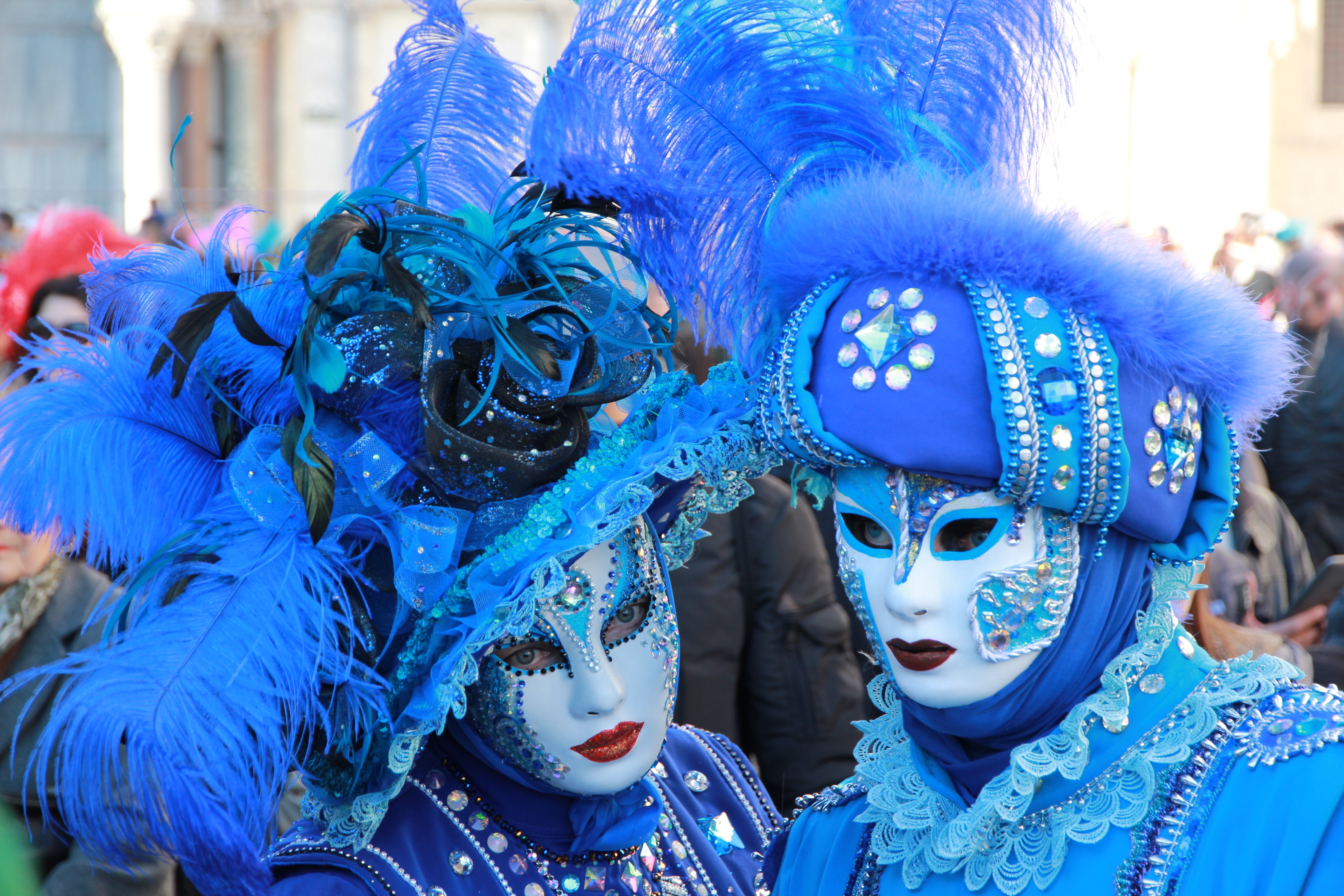 Mask suit. Маска для карнавала. Новогодний карнавал. Карнавальная маска в цвете. Карнавал красивые фото.