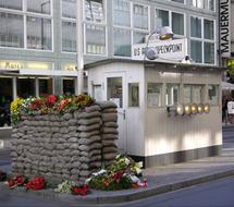 Checkpoint Charlie Barrack in Berlin