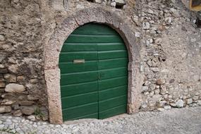 Door Green