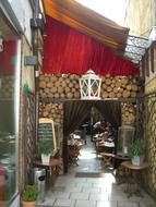 restaurant room