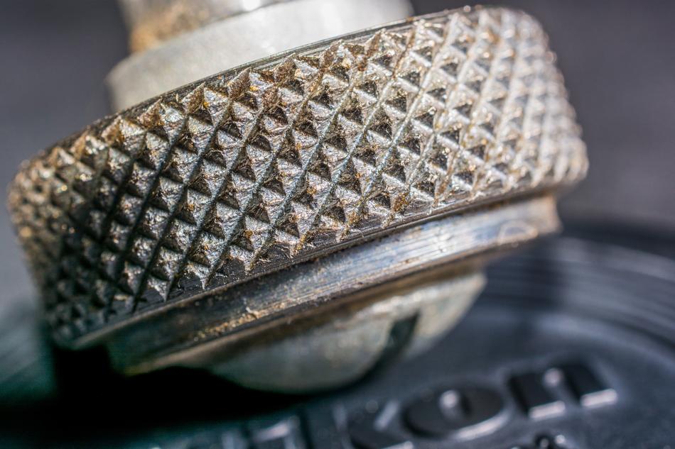 Screw Knurled Macro