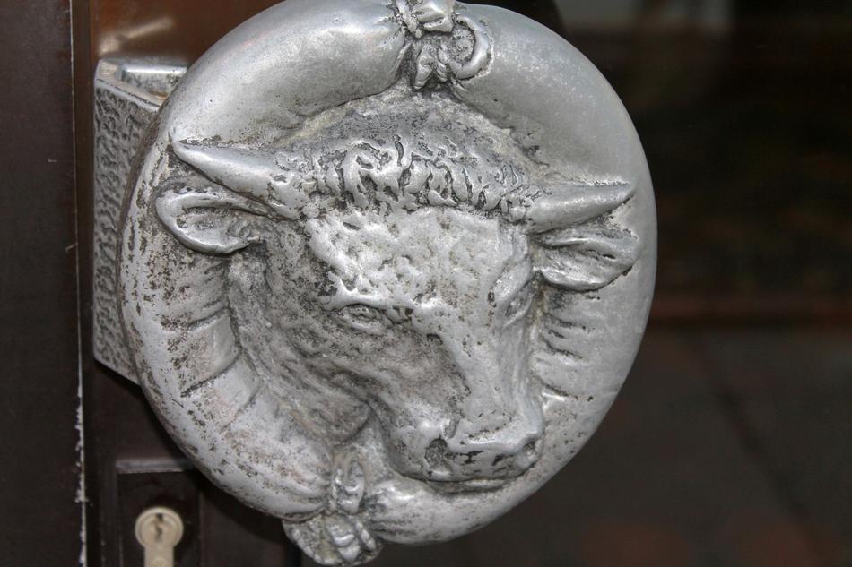 Door Handle Cow Outside
