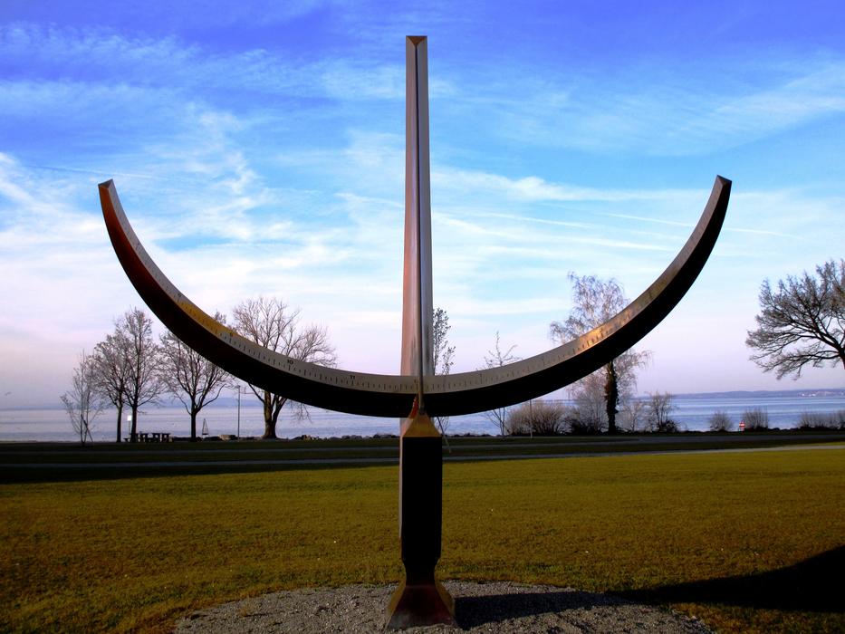 Sundial Time Bronze Lake