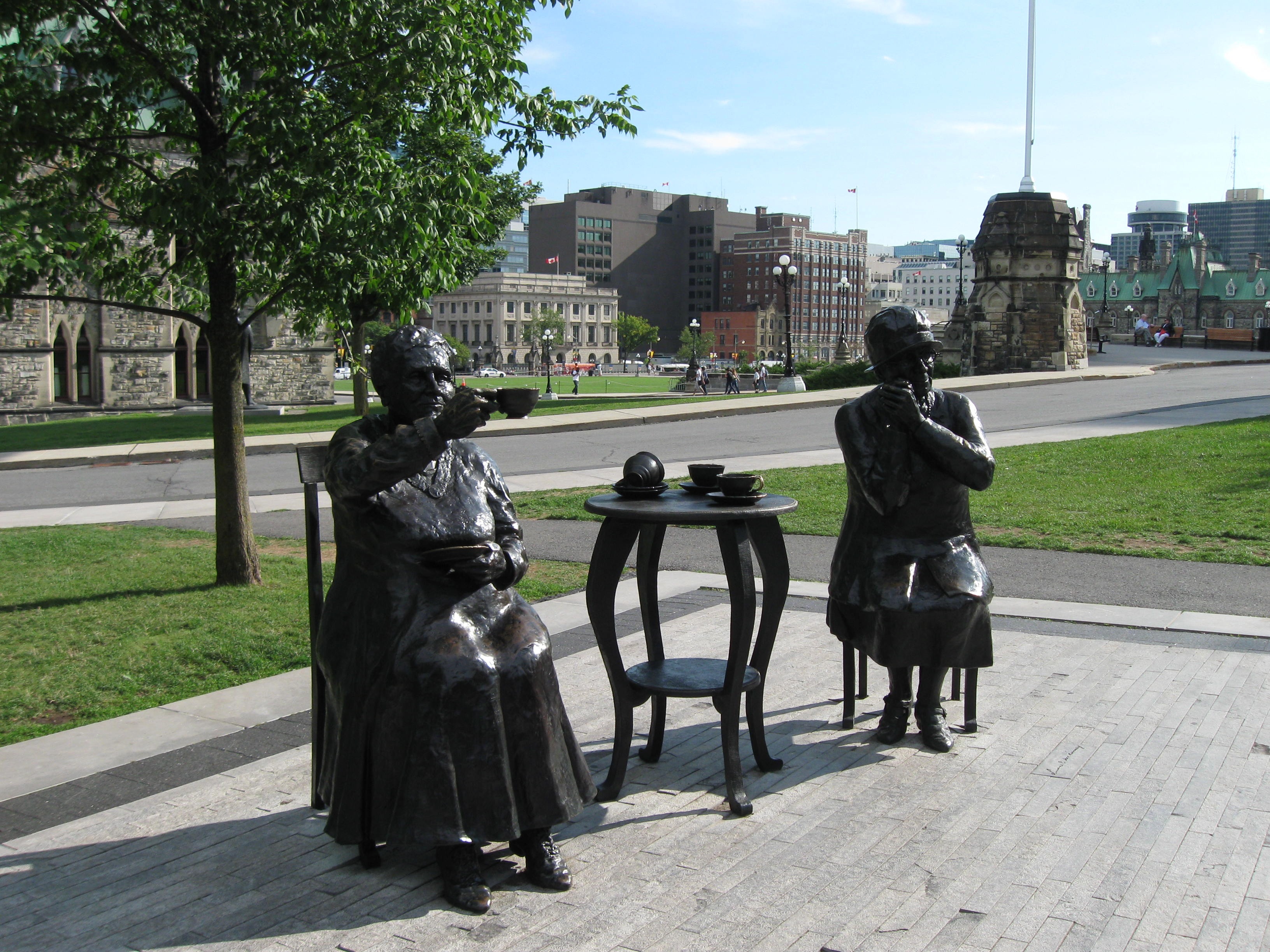 Statue ottawa the famous five free image download