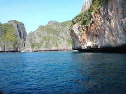 Zaliv Sea Rocks